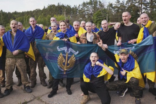 Susitarimas virto realybe: Ukraina susigrąžino 390 gynėjų