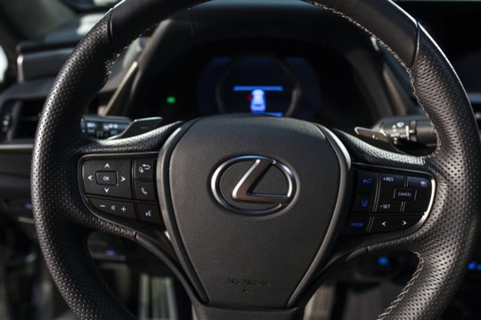 Vilniuje pavogtas prabangus  „Lexus“ automobilis