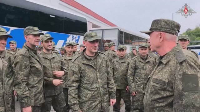 Maskva praneša, kad Rusija ir Ukraina užbaigė rekordinį apsikeitimą kaliniais