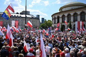 Varšuvoje vyksta kandidatų į prezidentus rėmėjų eitynės