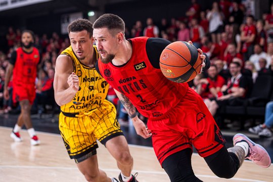 „Rytas“ LKL ketvirtfinalį pradėjo tikru šou – pasiekė rezultatyvumo rekordą ir sudraskė „Šiaulius“