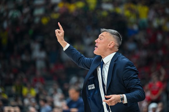 Po triumfo užfiksuotas Š. Jasikevičiaus ir komandos džiaugsmas: Eurolygos trofėjų iškovojo po 8 metų