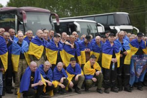 Kritika po apsikeitimo belaisviais: nebuvo paleistas nė vienas „Azovo“ kovotojas