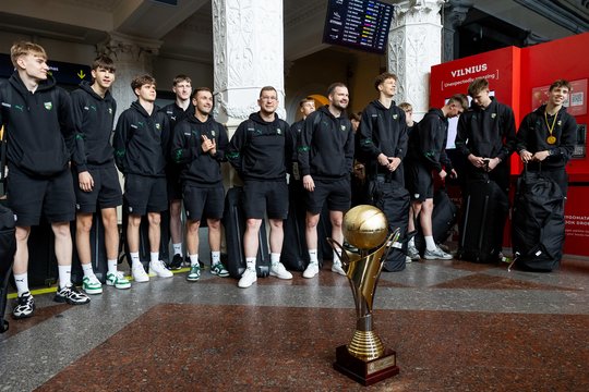 Pamatykite: Eurolygoje triumfavę jaunieji žalgiriečiai sugrįžo į Lietuvą