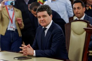 Proeuropietiškas centristas N. Danas prisaikdintas Rumunijos prezidentu