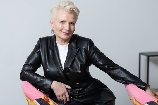 Su prancūzu trečias skyrybas išgyvenanti dizainerė A. Muzikevičiūtė: vis dėlto, egzistuoja luomai