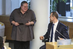 Seimo komitetas svarstys, ar dar labiau švelninti piktnaudžiaujančių politikų atsakomybę