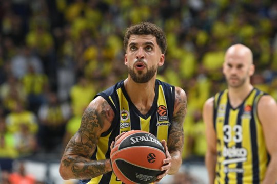 Visą sezoną dėl traumos praleidęs gynėjas turėtų likti Šaro klube