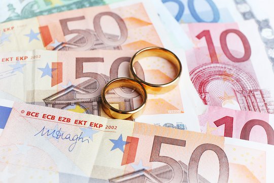 Vestuvių sezonas jau čia: atskleidė, kokias sumas lietuviai deda į vokelį