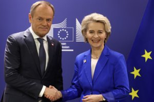 „Lyderystės pavyzdys“: Lenkija nori dalį RRF lėšų skirti gynybos poreikiams