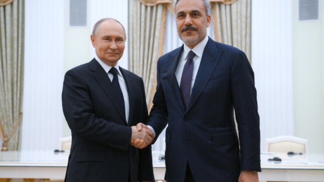 V. Putinas savo rezidencijoje priėmė Turkijos atstovą: aptarė taikos Ukrainoje klausimą