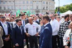 Lenkijos prezidento rinkimai: R. Trzaskowskis lenkia K. Nawrockį, rodo apklausa