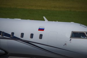 Rusai niršta: vėl laikinai uždaryti keli oro uostai