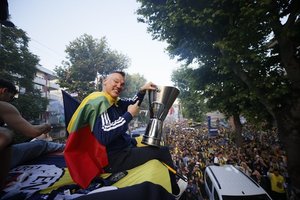 Sutikti lyg herojai: Šarui ir „Fenerbahce“ – čempioniškas paradas