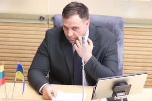 Ekstremaliąją situaciją siūlantis skelbti I. Hofmanas: šalnos palietė beveik visą šalies teritoriją