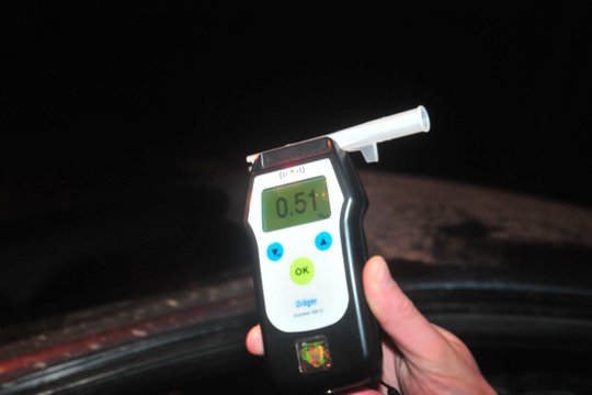 Švelniai įkaušęs ugniagesys Skuodo r. vairavo traktorių