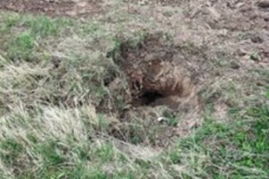 Gyventojai raginami būti budrūs: Biržuose – įspėjimas dėl suaktyvėjusios įgriuvos 