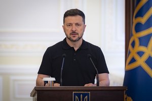 V. Zelenskis: Rusija Sumų puolimui sutelkė 50 000 karių