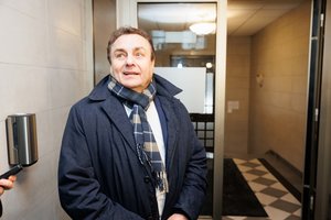 Sugrįžimas iš Briuselio į Vilnių P. Gražuliui apkarto: prie Seimo pateko į avariją