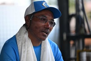 Rekordas: Nepalo šerpas 31-ą kartą įkopė į Everestą