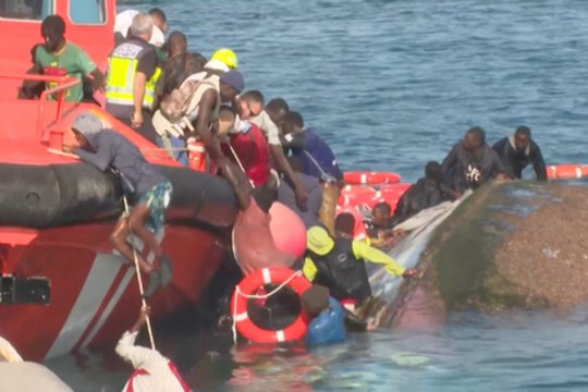 Prie Ispanijos Kanarų salų apvirtus migrantų laivui žuvo septyni žmonės