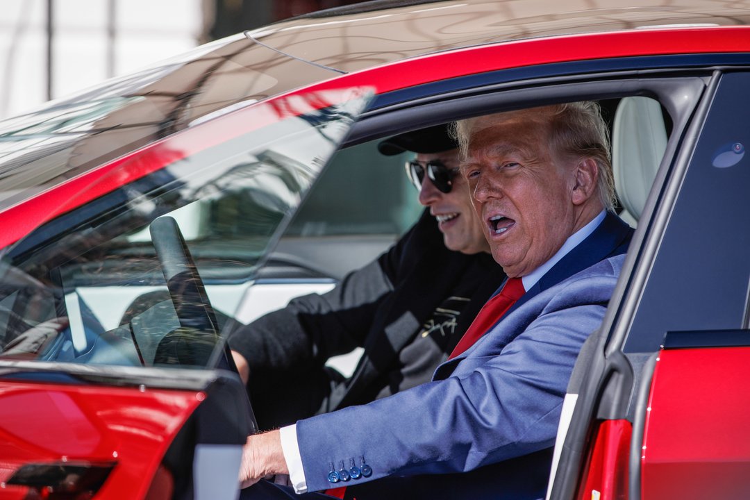Po nesutarimų E. Muskas traukiasi iš D. Trumpo komandos