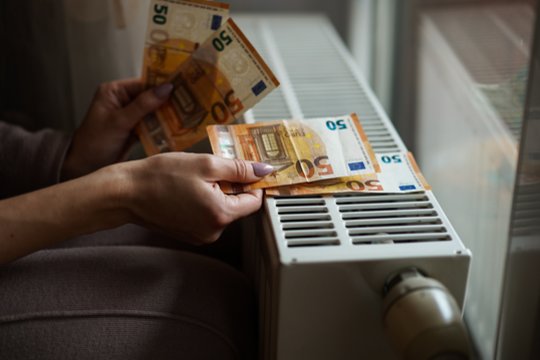 Gyventojams nustatė naujas elektros ir dujų kainas