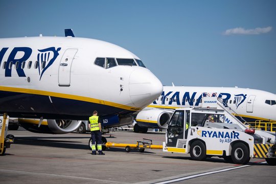 „Ryanair“ kelia sąlygas Ukrainai: nori „agresyvių nuolaidų“