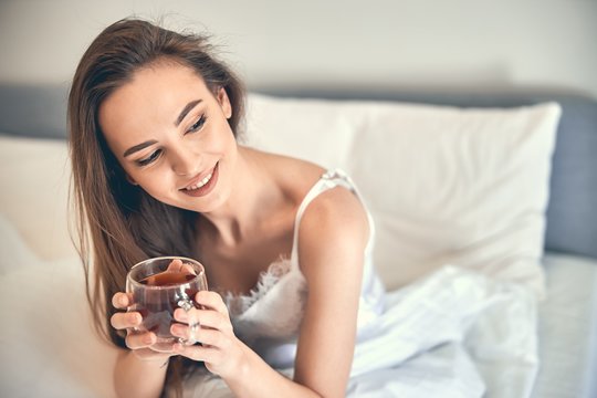 5 rytiniai gėrimai greitam ir lengvam svorio metimui: efektyviai degina riebalus
