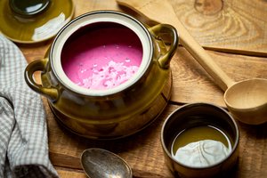 Prof. R. Laužikas atskleidė seniausią šaltibarščių receptą, paminėtą dar K. Donelaičio „Metuose“