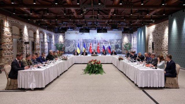 Kremlius vėl siūlo surengti taikos derybas: esą iš Ukrainos nėra atsakymo
