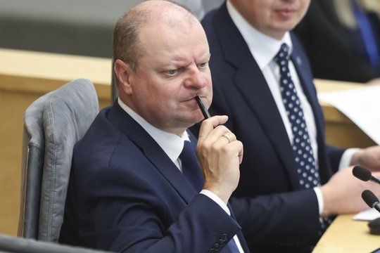S. Skvernelis prakalbo apie keblumus koalicijoje: kritikos strėlės – finansų ministrui