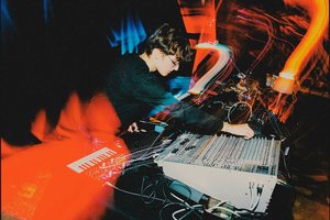 Menininkų kasdienybė: mažos pajamos, ilgos darbo valandos ir stiprus ryšys su profesija