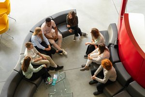 Pasirinkus šias studijas darbo ieškoti nereikės: darbdaviai šiuos specialistus medžioja dar nebaigus studijų