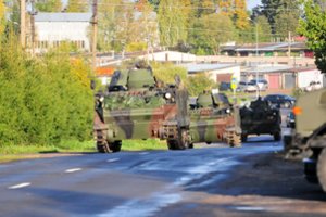 Šiais metais gamykla Latvijoje planuoja pagaminti 100 šarvuočių