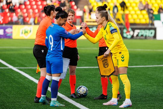 Neįtikėtina: moterų futbolo rinktinė išvykoje penkiais įvarčiais pervažiavo Azerbaidžaną