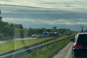 Juodasis penktadienis: kelyje Klaipėda-Kaunas – apvirtęs vilkikas, nelaimė – ir Kaune 