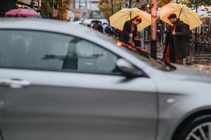 Pamatęs, ką automobilyje prie vaiko daro tėvai, pasibaisėjo: „Negera darėsi vien žiūrint“