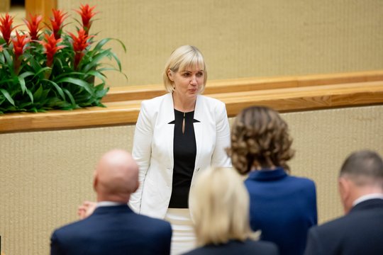 Seimo vicepirmininkės D. Žebelienės „čekiukų“ byla įstrigo teisme