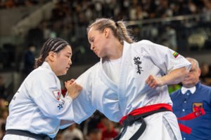 Planetos kiokušin karatė vicečempione Japonijoje tapusi B. Gustaitytė atskleidė, kam skirs iškovotą medalį