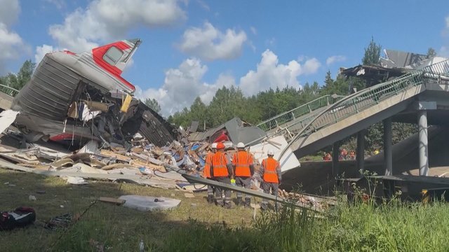 Rusijoje sugriuvus dviems tiltams parodė tvarkymo darbus: skelbia pirmąsias išvadas