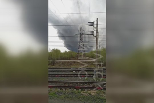 Skaudus smūgis Rusijai: Ukraina oro bazėse surengė masinę ataką