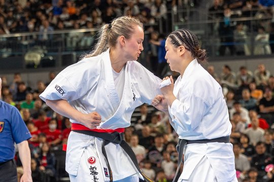 Planetos kiokušin karatė vicečempione Japonijoje tapusi B. Gustaitytė – apie klaidas: „Reikės analizuoti“
