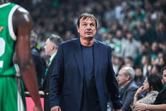 E. Atamanas po aistrų finale „Olympiakos“ sirgalius išvadino niekšais: „Tai yra cirkas, o ne sportas“