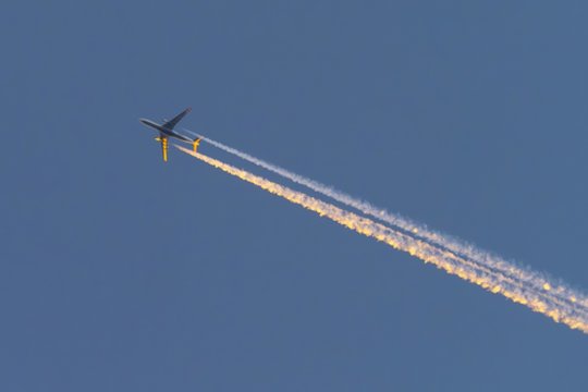 Trečias kartas vos per mėnesį: dėl gedimo ore Rusijoje buvo priverstas leistis dar vienas lėktuvas