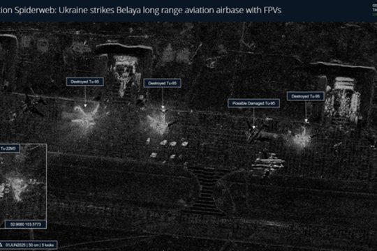 Po tikslaus Ukrainos smūgio Rusijos karinei oro bazei – pirmieji palydoviniai vaizdai