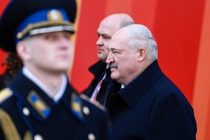 Baltarusiją valdantis A. Lukašenka pirmadienį pradeda trijų dienų vizitą į Kinijoje