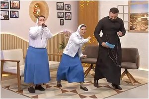 Vienuolių ir kunigo pasirodymas tapo interneto hitu: pademonstravo neįtikėtinus sugebėjimus