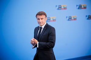 „Greenpeace“ pavogė vaškinę E. Macrono figūrą, kad surengtų protestą prieš Rusiją