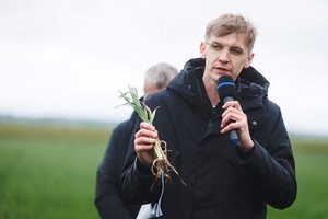 Ant augalų užpurškia net tai, ką kitos šalys privalėjo utilizuoti – tikimybė, kad tai suvalgome, nėra menka